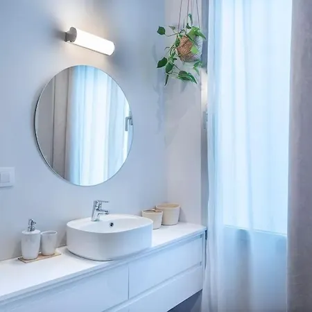Apartment Precioso Apartamento Nuevo En Centro 6 Pax Wifi Seville